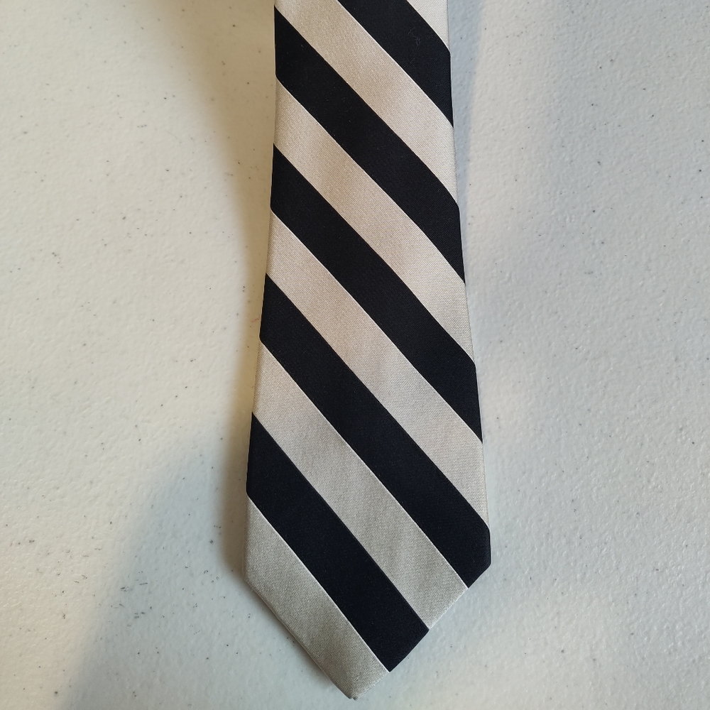 Vintage All Silk Italian Neck Tie Woven in Italy!